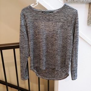 Athleta Long Sleeve Top Shirt Striped Small Black White Open Back High Low Hem